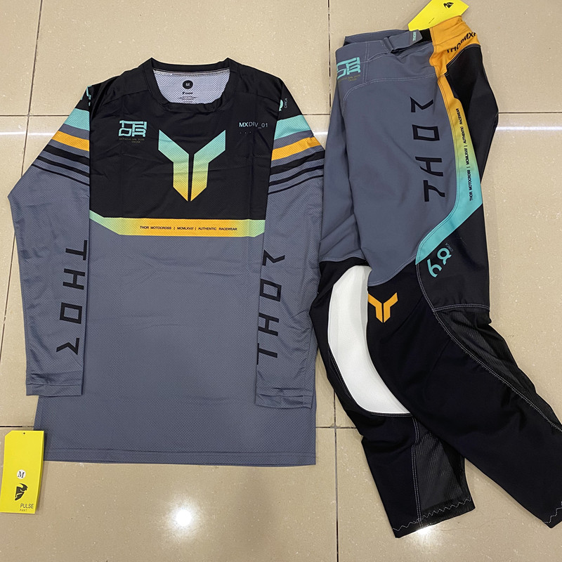 2026 Launchmode Futura Black / - Motorcycle Gear Kit incelemesi ve fiyatı